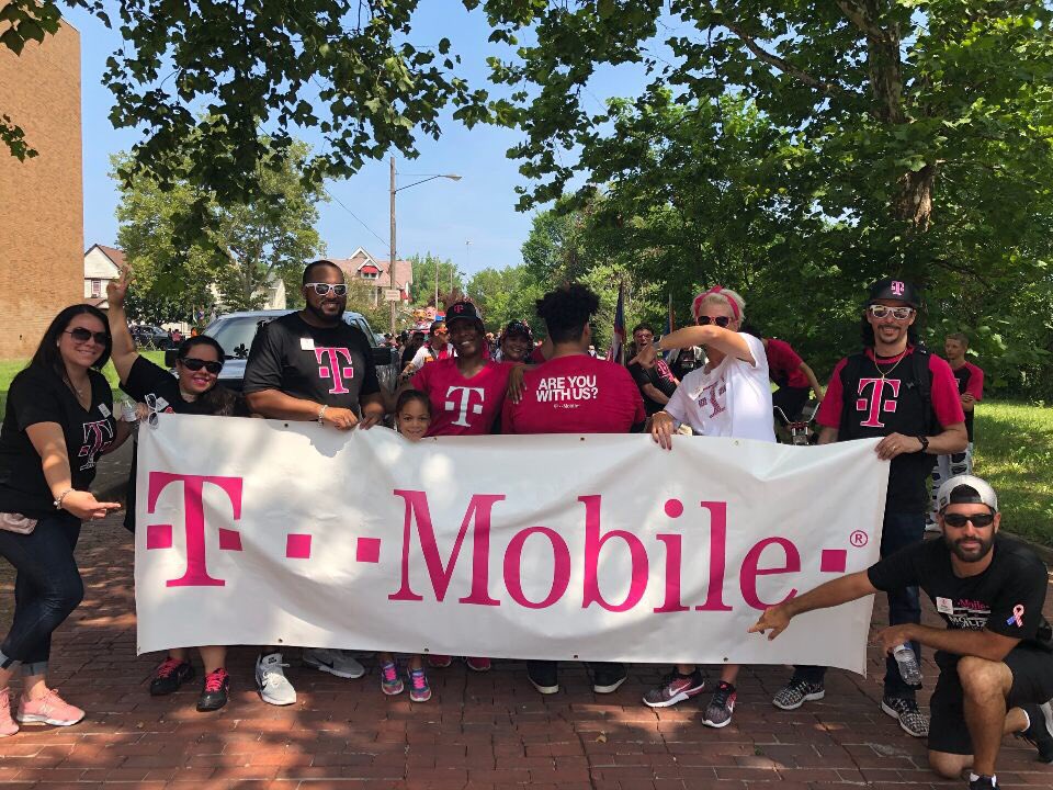 JaisiMobile's tweet photo. Cleveland Representing!!! #cleWest #dope #cleveland #tmobile #THEYARD #CLEVELANDWEST #BORICUA 🇵🇷 https://t.co/jvHPPl3zEZ