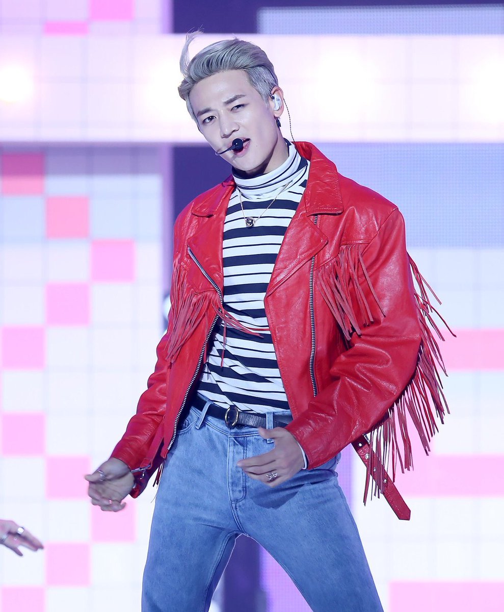 bestofminho's tweet photo. country boy i love youuuu 🤠 https://t.co/fEbQGyKMje
