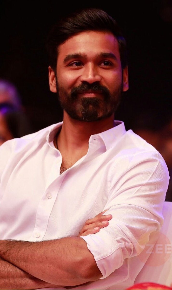 NishithaD_blood's tweet photo. Ohhh goddd!!!😍😍❤️❤️ @dhanushkraja Vera level azhagu Anna ... Dat cute smile 🤞🏻🙈💯💯 #PPKAudioLaunch #StylishDhanush https://t.co/f3hBtsP9My