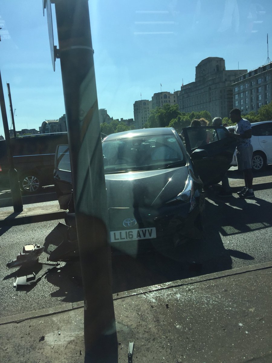 LondonTrafficW1's tweet photo. #TravelAlert It looks like a @TfLTPH licensed #minicab or #Uber has somehow hit #Waterloo bridge expect delays letβs hope @ChrisGraylingMP is taking note #PublicSafety #RoadSafety #TrafficNews https://t.co/CFWm3rNCte