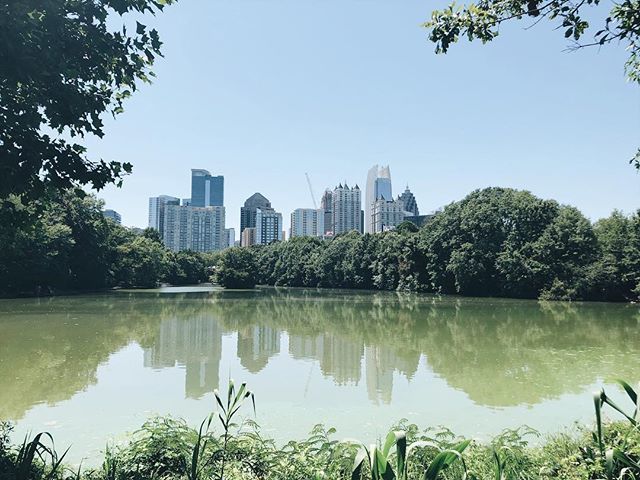 Jenn_planner's tweet photo. Breathe so hard that the air breaks.
.
Respirar tan fuerte que se rompa el aire. 
#vetustamorla 
#greencity https://t.co/r59a3xKxFJ https://t.co/w8YaAlqAiT