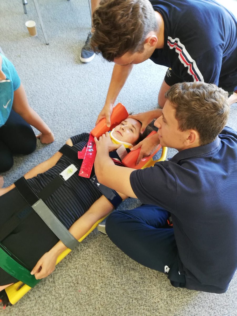 Lubasmedical's tweet image. Day 2 of the ‘Sports Trauma Management’ course, practicing spinal management. #SportsTraumaManagement #SpinalManagement