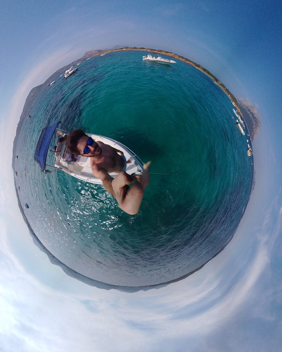 Mattio_13's tweet photo. I'm on a boat.
#summer #essentialphone #essentialcamera #sardinia @essential #tinyplanet https://t.co/3MjFd9Rv5p