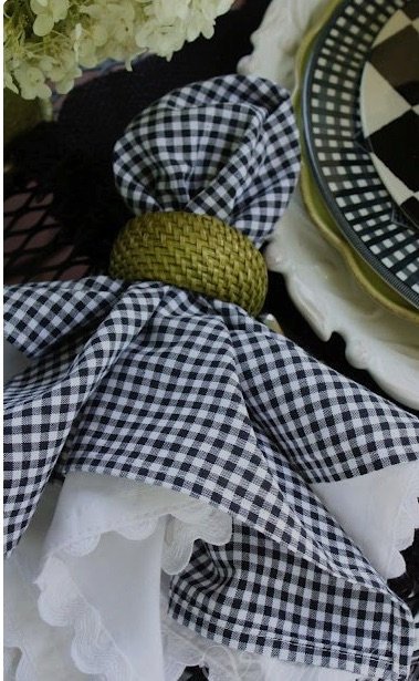 BACK IN STOCK! Navy Blue and White Gingham Cloth Napkins - by CHOW with ME etsy.me/2M5PIOS #navybluegingham #clothnapkins #dinnernapkins #Farmhousetabledecor #cottonnapkins #weddingnapkins