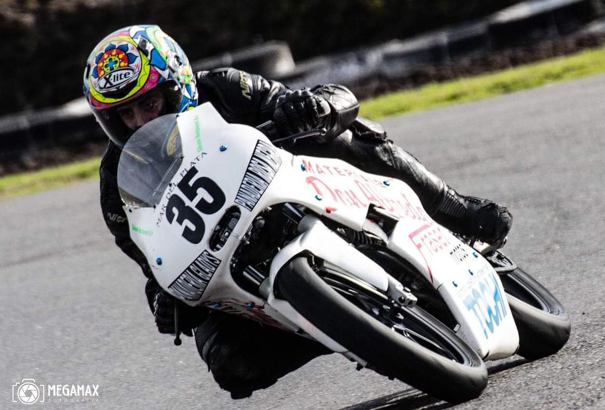 En Dolores, cuando se disputaba el primer entrenamiento de MOTO 3 y 3 PRO, en un accidente perdió la vida el joven piloto marplatense, Silvano Bentaverri.
A causa del fatal accidente la Federación Bonaerense suspende la actividad. 
Acompañando a la familia en este difícil momento