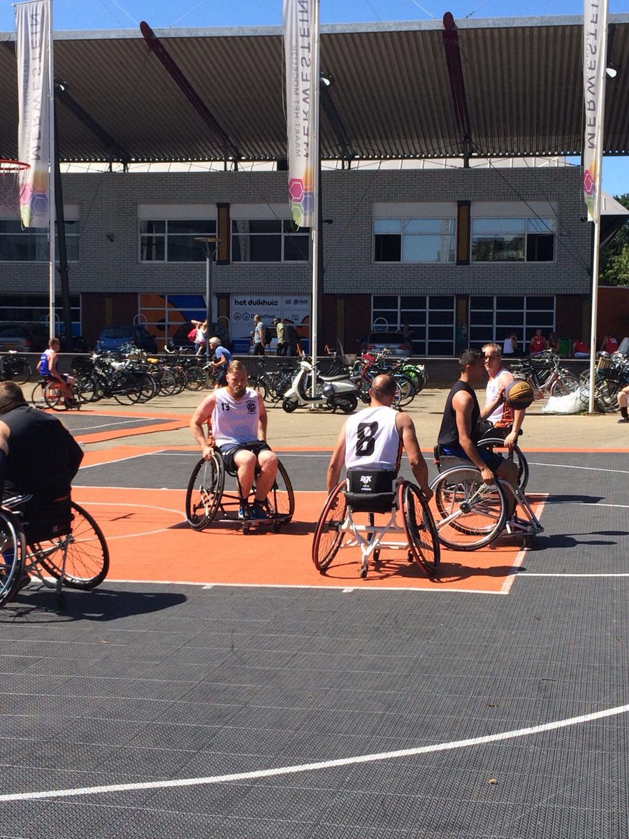 KlitZz89's tweet photo. Today I had my first #fiba3x3 🏀in #nieuwegein, what a great experience!! I even got to meet some team NL players who were playing the #dutchbattle https://t.co/zI0bF1aRPi