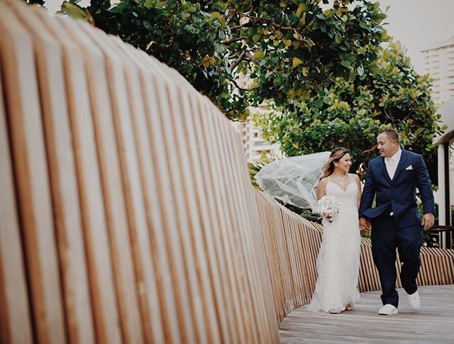 Juner671's tweet image. Another one with the awesome crew at @islemedia
.
.
Planning by @jezevents
MUA @muameileen808 
Venue @princewaikiki
.
.
#engagement #passionpassport #imengaged #hawaiiwedding #loveintentionally
#hawaiiweddingphotographer #itstartedwithyes #soloverly #wed… ift.tt/2AEqWkq