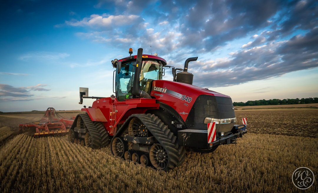 Case Quadtrac 540 CVX with our Vaderstad Topdown
#CaseIH #Quadtrac #Vaderstad #Farming