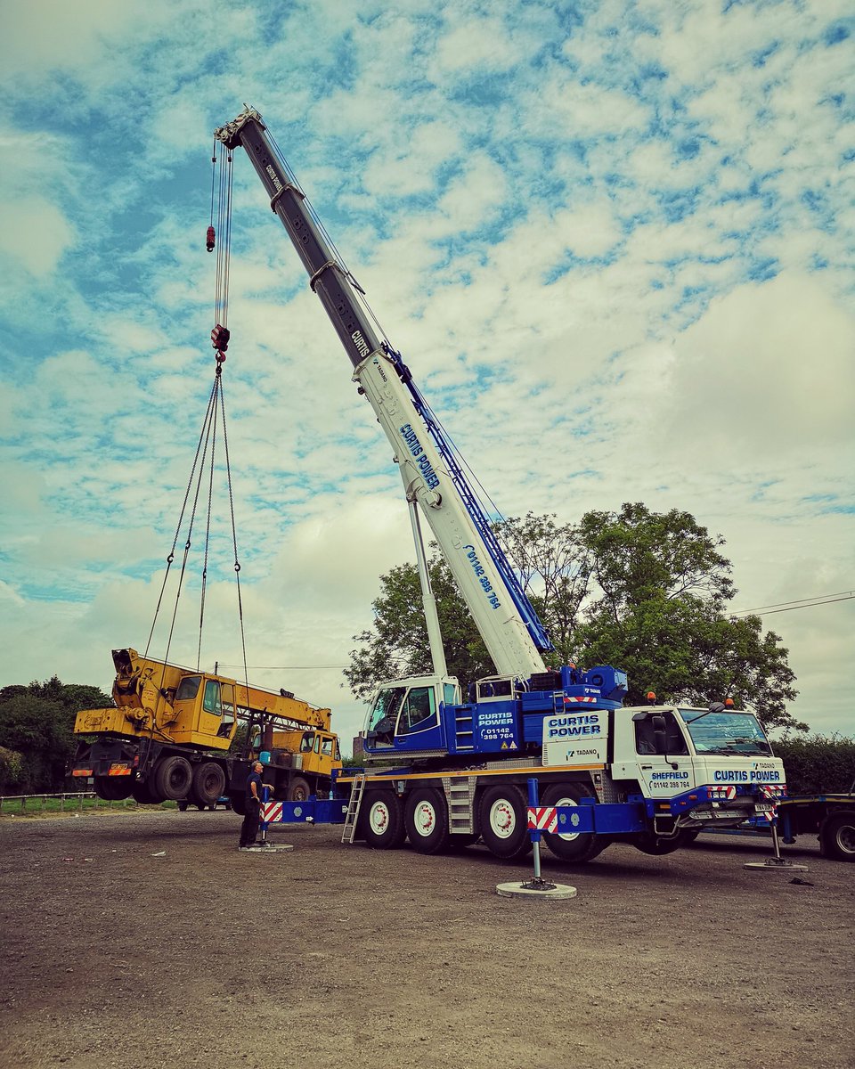 CurtisPower_'s tweet photo. History is a key to our success! 
Our #100ton #tadano #crane lifting our #25ton #colescrane to make space for exciting things 
.
.
#cranehire #100toncrane #tadanofaun #construction #airtank #Sheffieldissuper #Chesterfield #Rotherham #Doncaster #Nottingham #barnsleyisbrill https://t.co/ZsK0FPD5Lo