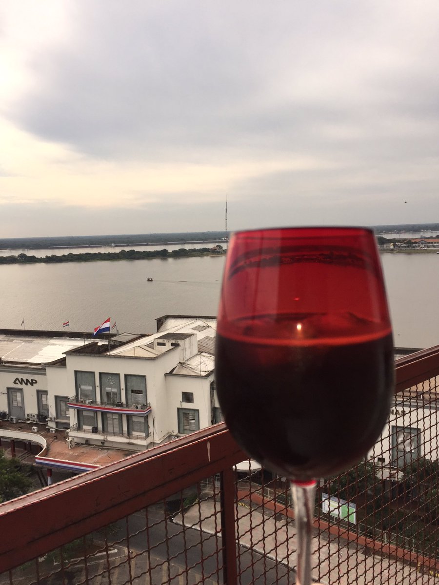 chaymaePY's tweet image. Salud 🥂#hoyesdomingo #antojo #fernetconcoca #hayquecelebrarlavida #soyfeliz😁