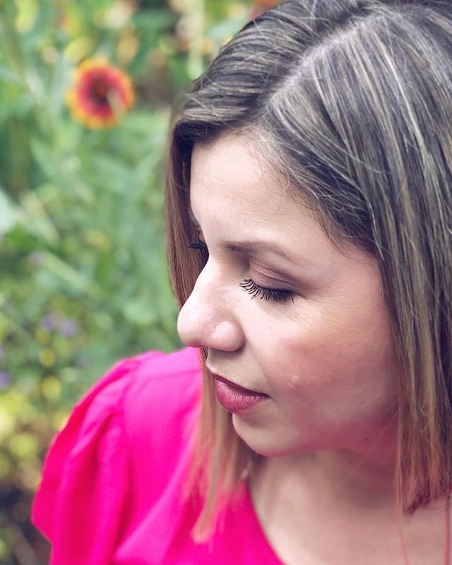 Mama_AndTheCity's tweet photo. Wiser 🌺 

How do I know? I stress no more when going for a haircut.

My hair used to wear me, now I’m the one that wears it.

#bbloggerca #bblogger #fashion #hairstyle #SundayMorning https://t.co/NZPwGsJQsU