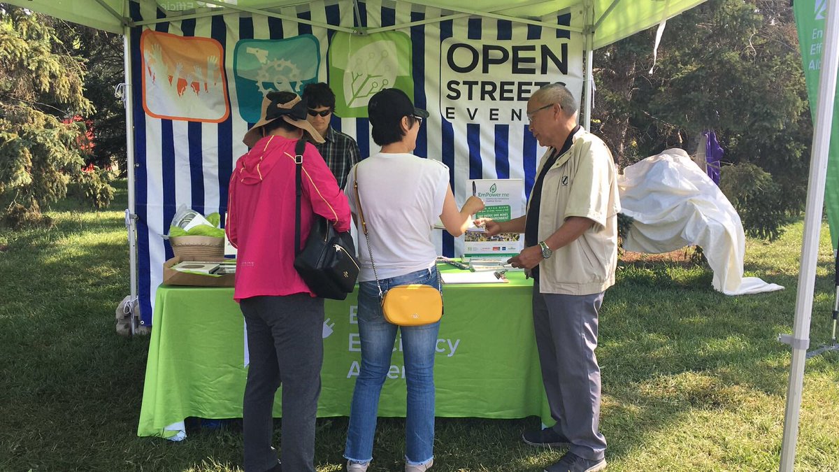 EmpowerMeAB's tweet photo. Our Energy Mentor Bernie talking about Energy conservation @efficiencyAB @OpenStreetsYYC #empowermeab #EnergyEfficiencyAb #yegheritagefest https://t.co/NpY9uI23Qd