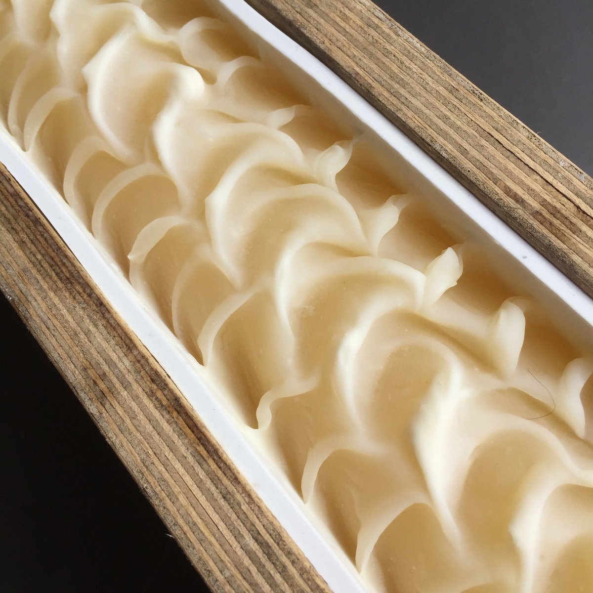 TheSoapMine's tweet photo. Hold onto your hats folks, the luxury #facialbar will be launched later this month. It has sweet almond oil, it has #eveningprimroseoil, it even has #arganoil Unfragranced and uncoloured, it’s gently cleanses and leaves your face feeling fresh and soft. Oh, and it lasts aaages... https://t.co/tvBwvOJqRx