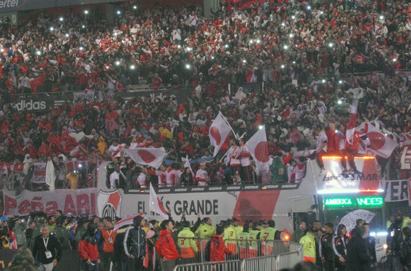 RiverPlate's tweet photo. #117AñosDeHistoria ⚪🔴⚪

📸 River en la cima del continente: algunas postales que dejó el inolvidable 5 de agosto de 2015. 🏆 https://t.co/eky6r49Zrq