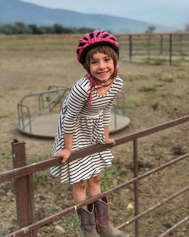 FiveMarys's tweet photo. Rodeo Queen in training, Tess prefers to ride horses in a dress and a pink bike helmet - but at least she’s got the proper footware on for once!
🐴👑🐴👑🐴
#tinytess #rodeogirl #intraining #m5maryteresa #thisisfive #tessakate #ranchlife #fivemarys https://t.co/t0SXSRFjZQ
