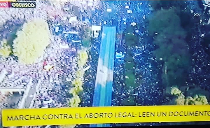 martucontadora's tweet photo. La mayoria de esta gente te votamos @mauriciomacri creimos en tu proyecto, no lo arruines, no al aborto legal, no a la inflacion, Dios permitira q Argentina salga adelante, solo #Mauricio debes abrir tu corazon🇦🇷 https://t.co/Ls4RqMJtmw