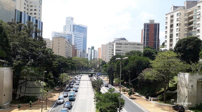 viagemladob's tweet photo. Que tal uma pausa para descansar em seus passeios por #saopaulo em um bar/ restaurante Rooftop? https://t.co/WHrvBgZdg8  #viagem #MundoBrasil https://t.co/WgvZPZmc8l