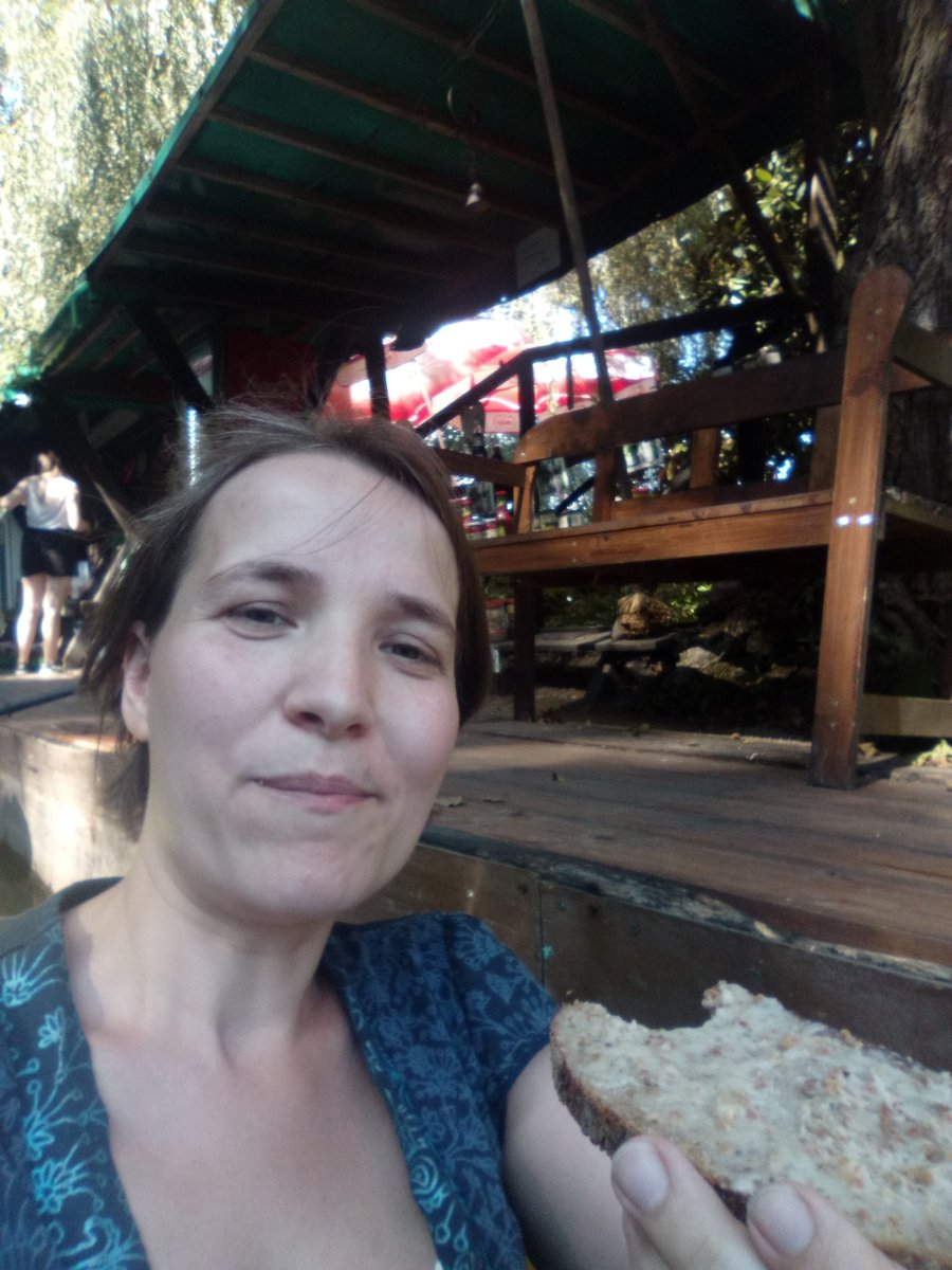 urban_Sqirrel's tweet photo. Wir waren heute spreewälder Hefeplinse essen, danach spontan paddeln und haben an einem spreewälder "drive in" Schmalzstulle mit Spreewaldgurken gegessen. 
#Touriprogramm #Spreewald https://t.co/ZhEJSs9dYb