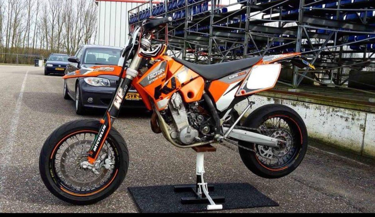 motorgestolen3's tweet image. Gestolen  KTM 525 EXC
Kent :MN-XJ-68  
Is net uit een tuin gestolen aan de Havenstraat 1 te Papendrecht. Graag uitkijken in deze omgeving en dit bericht delen!!