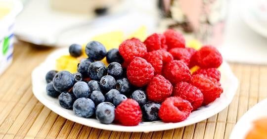DermaSpecialist's tweet photo. Read about how your diet can affect your skin health here: https://t.co/05FeDyzejr https://t.co/wOF1UY12Jz