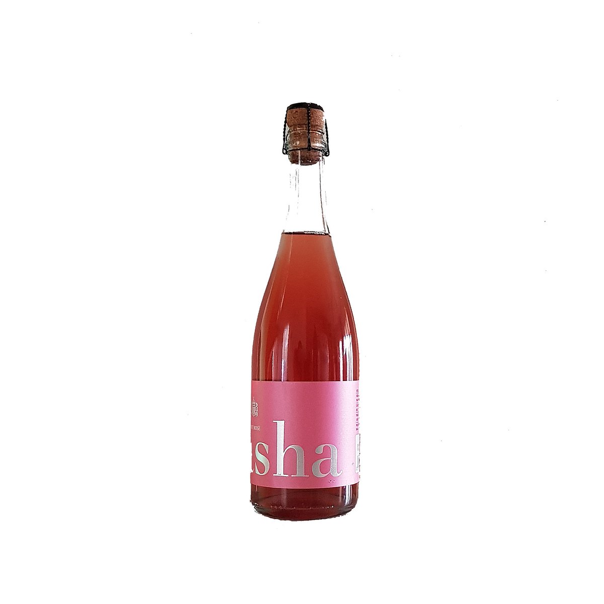 Nasha Brut Rosé es elaborado con uvas cosechadas a mano; en el proceso de prensado, se maceran suavemente para obtener el color deseado.🍇