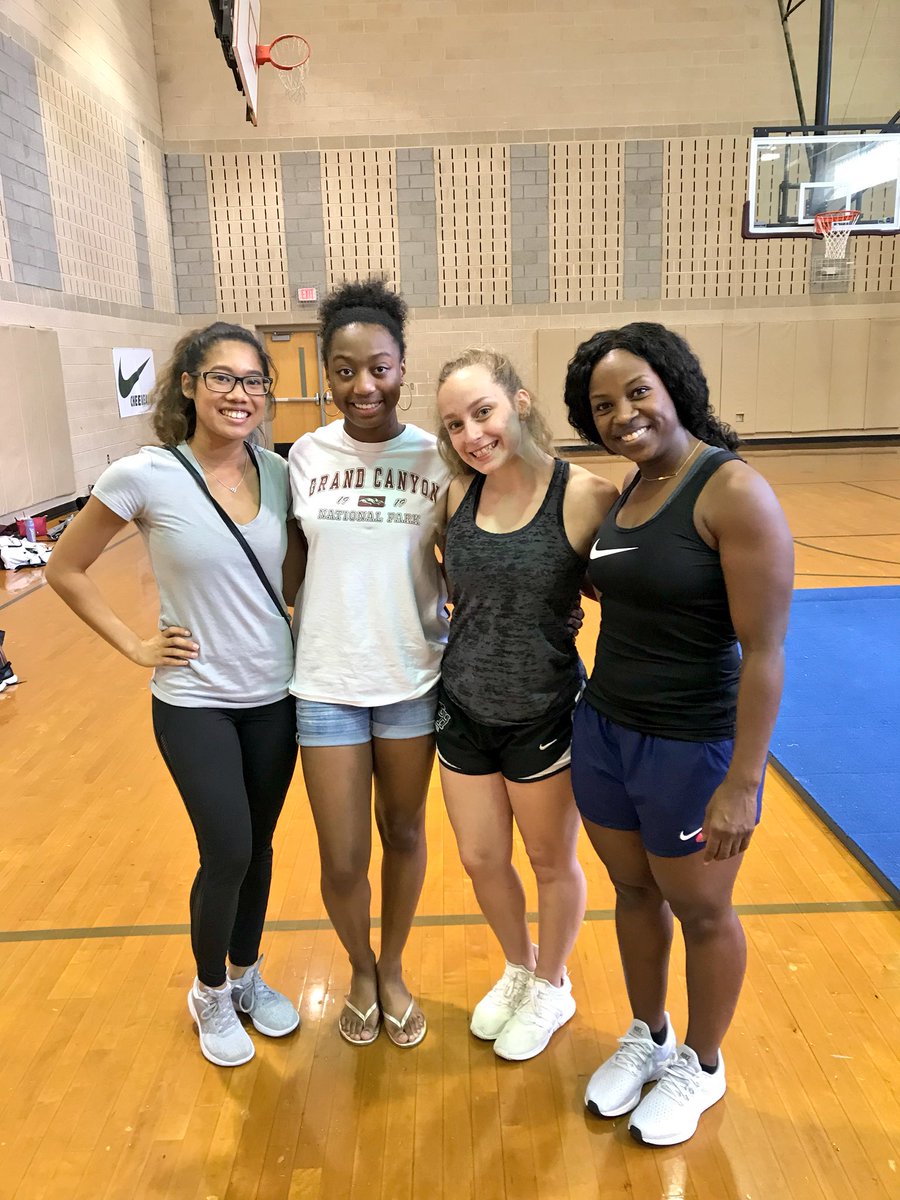 bwalls8709's tweet photo. I will miss my girls deeply and love you all! https://t.co/Mz7De2p41I