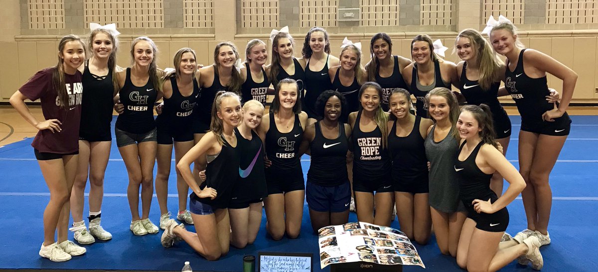 bwalls8709's tweet photo. I will miss my girls deeply and love you all! https://t.co/Mz7De2p41I