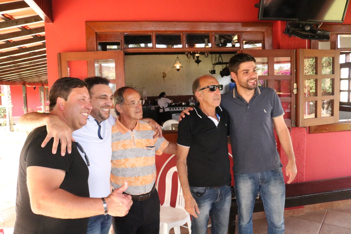 brucemartinsmg's tweet photo. Estive na tarde de hoje em #Samonte para uma agenda com amigos. Quero agradecer ao empresário Antônio Limirio e sua família por nos receber com tanto carinho e amizade ao lado do querido amigo Léo Camilo , o  ex-Juiz José Rafael e líderancas. Estamos juntos. #brucemartins https://t.co/pa7iFJ62hf