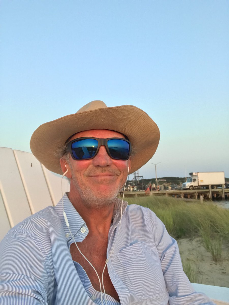 MalcolmBertram3's tweet photo. Keepin it real @TlrWorldWidellc @MikePoynton @dunstansurfwear @RealSaltLife @sb_2212 @ne_surfer1 @geeanem @supconnect @RannveigInga #BusinessCoaching #FindingYourFlow https://t.co/9FzUvmr5pW