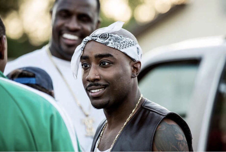 amylouu93's tweet photo. Always a question mark around whether Tupac is alive or not - He is literally playing himself in Unsolved! https://t.co/ORAjBcb1Du