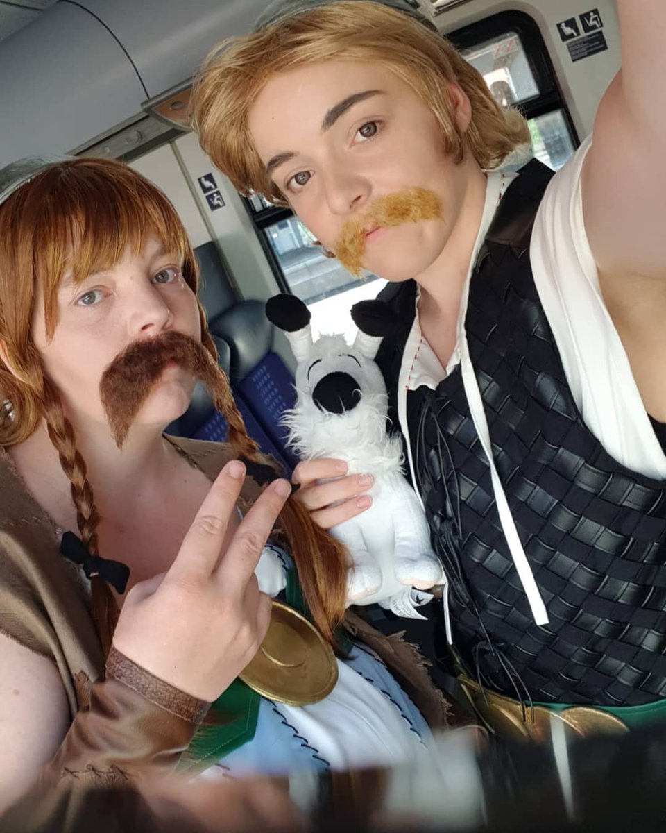 DiamondsCosplay's tweet photo. Oha. Was für ein Tag. Ich bin richtig fertig und mega glücklich zugleich! 
❤❤❤❤
Der Tag war definitiv viel zu kurz beim Belenos! 
@Vegetabriefs28 
#astérixetobélixcontrecésar
#asterixandobelix #asterixandobelixcosplay #idefix #teutates #belenos #gallier https://t.co/e9tUme6YKb