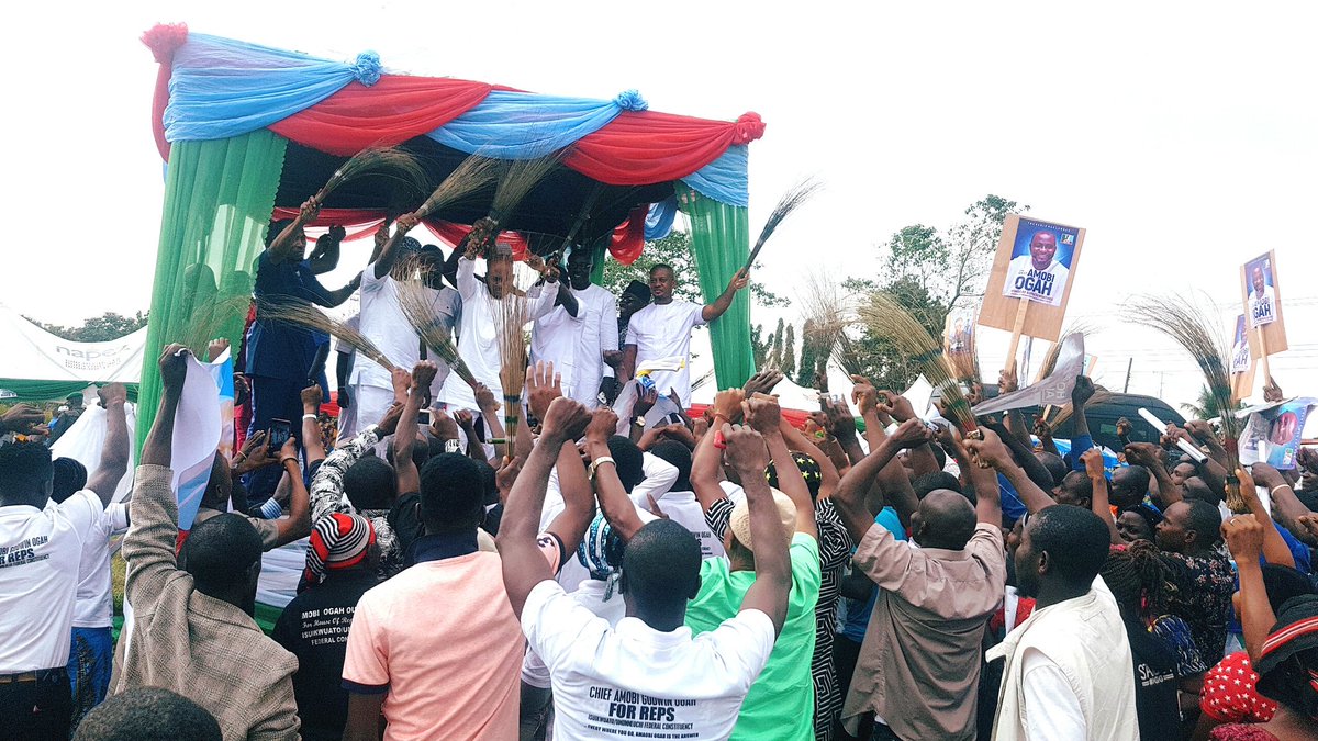 OUKtweets's tweet photo. In the spirit of the SouthEast Broom revolution I attended the declaration rally for our party  Aspirant Chief Amobi Ogah for Isuikwuato/Umunneochi Federal Constituency Abia State.
The people turned up impressively with joy. I wish him &amp; others all the best. #Apc #AbiaNorthForApc https://t.co/MRf9OCjlUZ