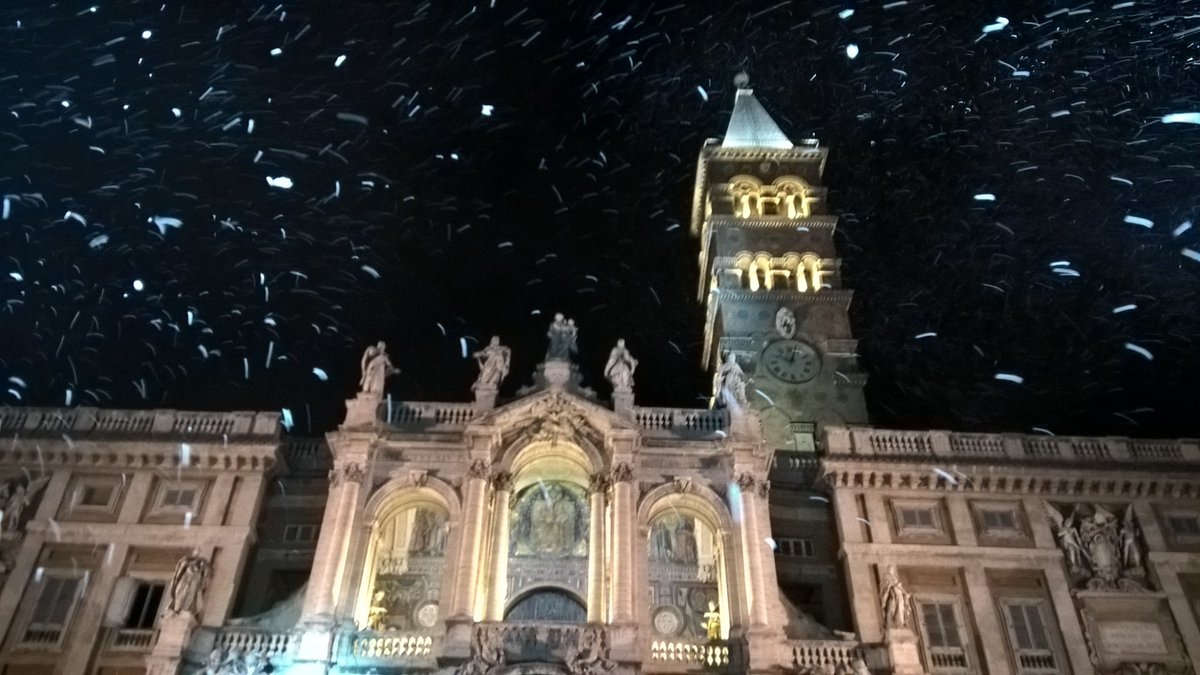 Nevicava a Roma... ❤❄❤ 

#roma #santamariamaggiore #madonnadellaneve #5agosto