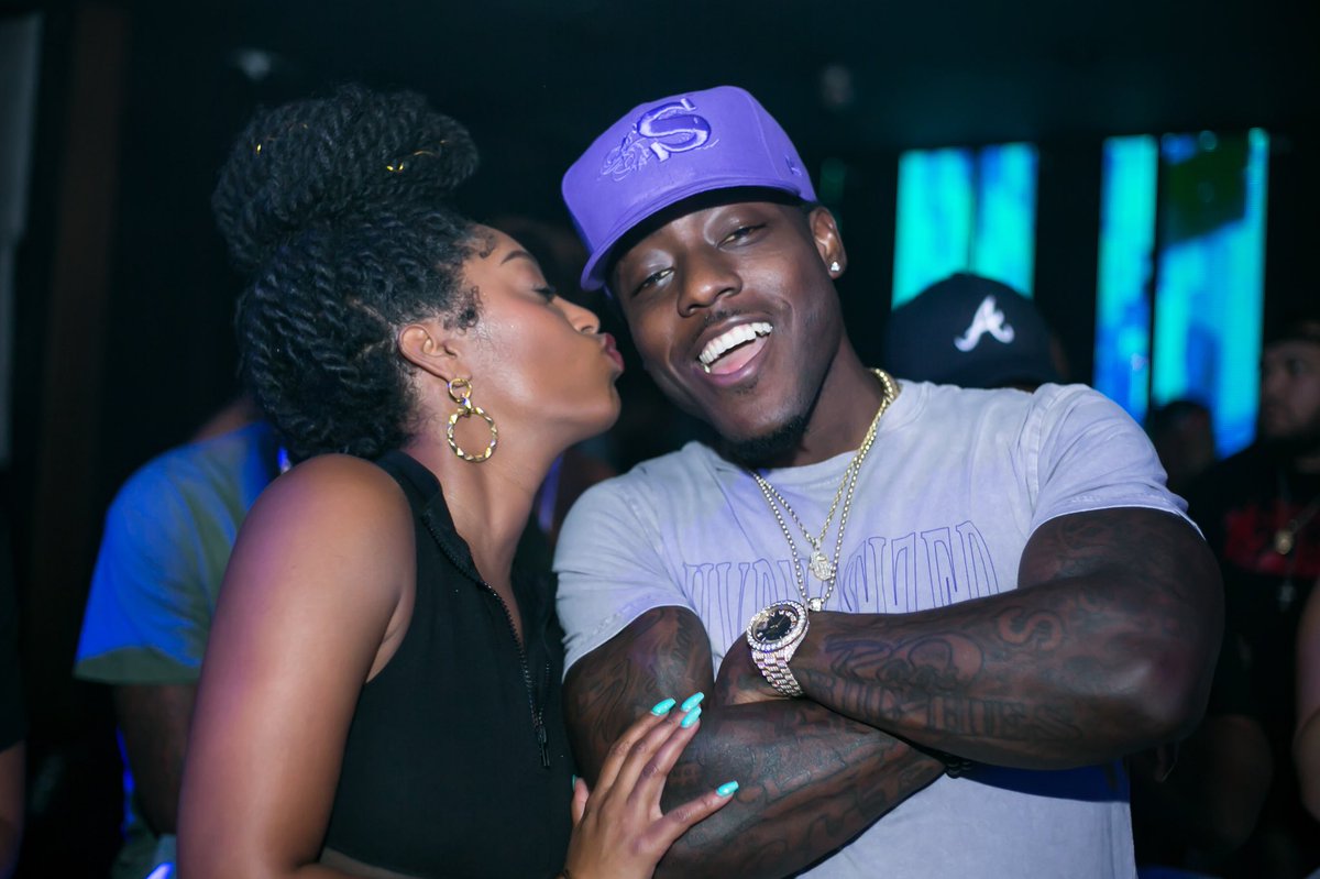 Acehood's tweet photo. Ace keep a Queen up his sleeve. #DiggDat ♠️👑 https://t.co/Vza8a1y8nP