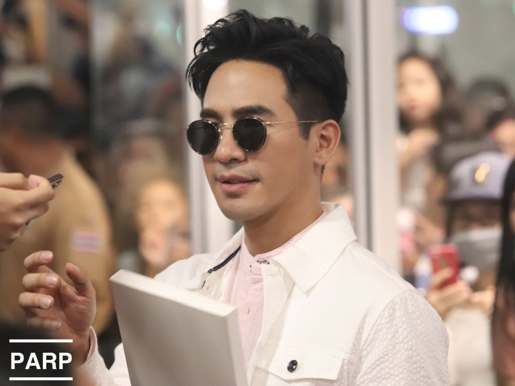 ParpPope's tweet photo. ชอบถ่ายช่วง พป service คือดี #popezaap #ployradaclinic https://t.co/sQ38308pE8