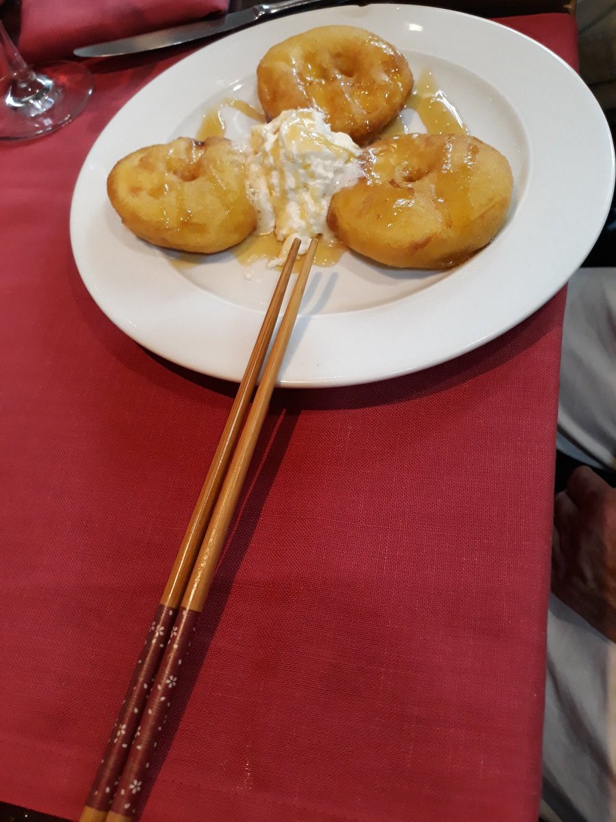 gastronomiayuna's tweet photo. No, no hemosolvidado los postres fruta frita, tarta choco japonesa Exquisita🍰😋#apple #nuts #sake #greentea #teverde #jazmintea #nuecesgarrapiñadas #dessert #postres @gastronomiayuna @restaurantekzen #Madrid @madrid https://t.co/Lkuk8gapp9