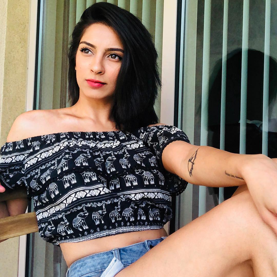 YouSimWorld's tweet photo. #SheBad #BadAndBoujee!!!

That's my sis!!!

S🔥 I 🔥M🔥 S 🔥Z 🔥T🔥 E 🔥R!!!

#YouSim @fousey #fouseytube #yousef #simmi @simszter #July15 #HateDiesLoveArrives #muffin #dollar #family #love #bruhbruhs #alphas #simcardnation #hahoo #rawr #simmis1milli

#NationalSistersDay https://t.co/xKvnHxYcV8