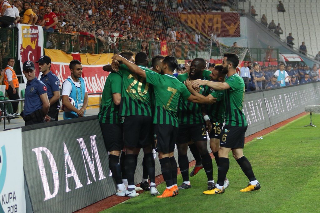 Süper Kupa finalinde Galatasaray'ı penaltı atışlarıyla 6-5 mağlup eden Akhisarspor’u tebrik ederiz.