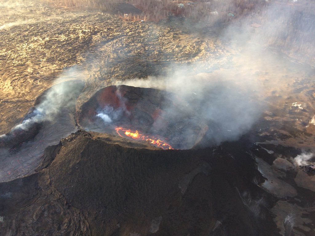 usgs volcanoes s tweet kīlauea volcano update lerz fissure8
