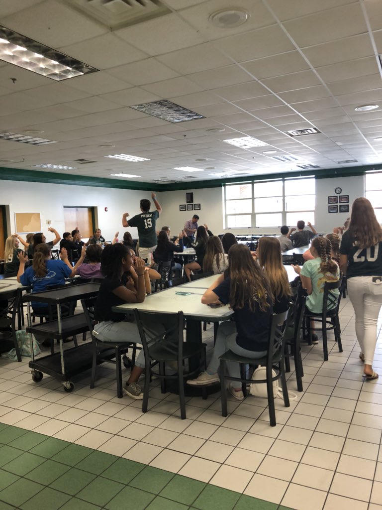 EvanaFretterd's tweet photo. Great way to start the 2018-2019 school year at the SGA / FFA kickoff with a group of awesome kids. 🤗#beabulldog #FPCPride #SGA https://t.co/YVmg4N28Hk