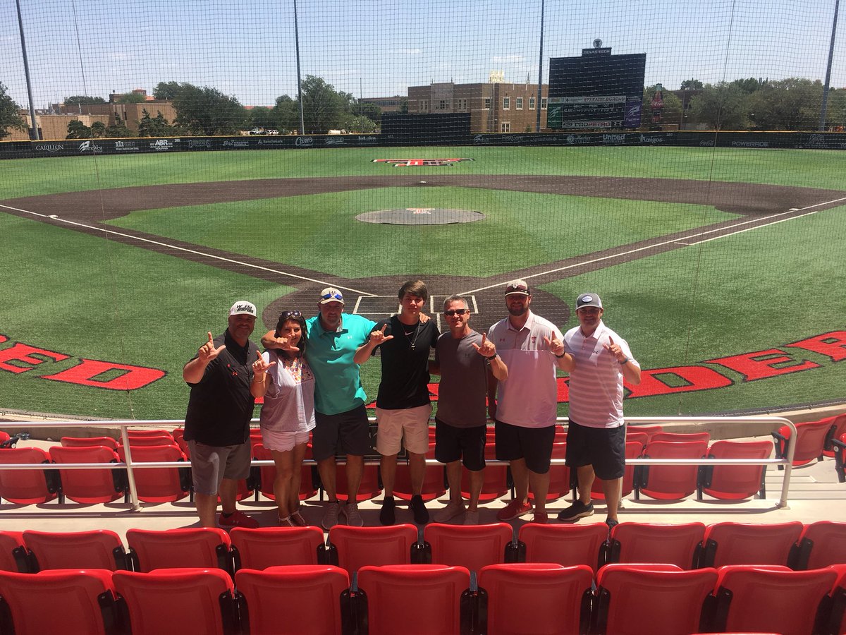 bhendrix___'s tweet photo. Proud to announce my commitment to Texas Tech University! Can’t wait to spend the next 4 years here as a Red Raider! #WreckEm https://t.co/gr1CIbnGjD
