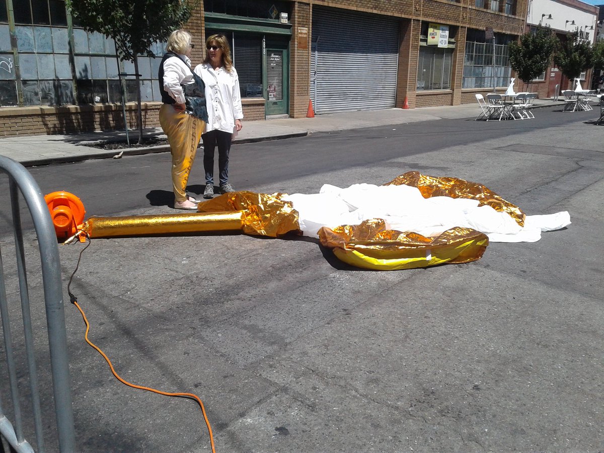 TedLamUSCG's tweet photo. #PaintCongressBlue about to start! #TrumpChickenSF getting bigger. Come by for selfies and learn how to take Congress back. Enjoy great entertainment with #IndivisibleEB #100DaysOut https://t.co/Xp9bCuaTlD