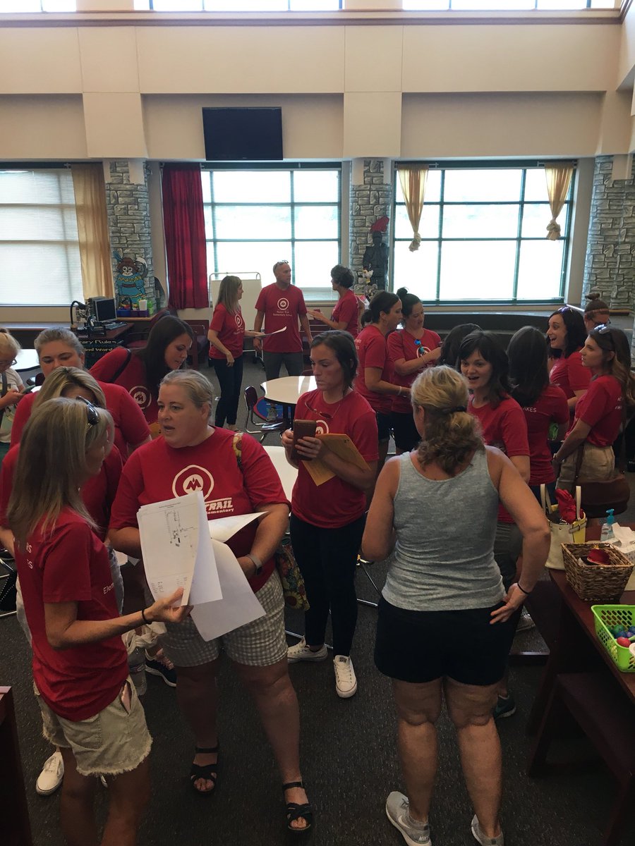 BenLewisEdu's tweet photo. #MTES teachers getting ready to go welcome students at their house!  It’s going to be a great year! #wwsrocks https://t.co/k1dyzQxl4Y