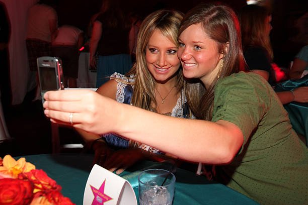August 5, 2008: Ashley Tisdale during with fans at The Knitting Factory for Degree Girls Ultimate OMG! Contest in Hollywood, CA