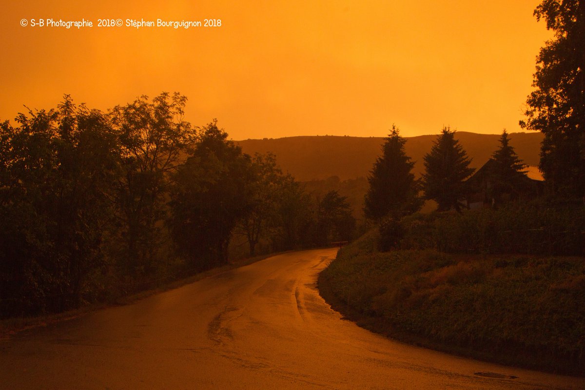 #orages #cielorangé #été #photographie #sansfiltre #sansretouche #Matheysine #Matheysinetourisme #Susville #paysage #photographe #regionrhonealpes