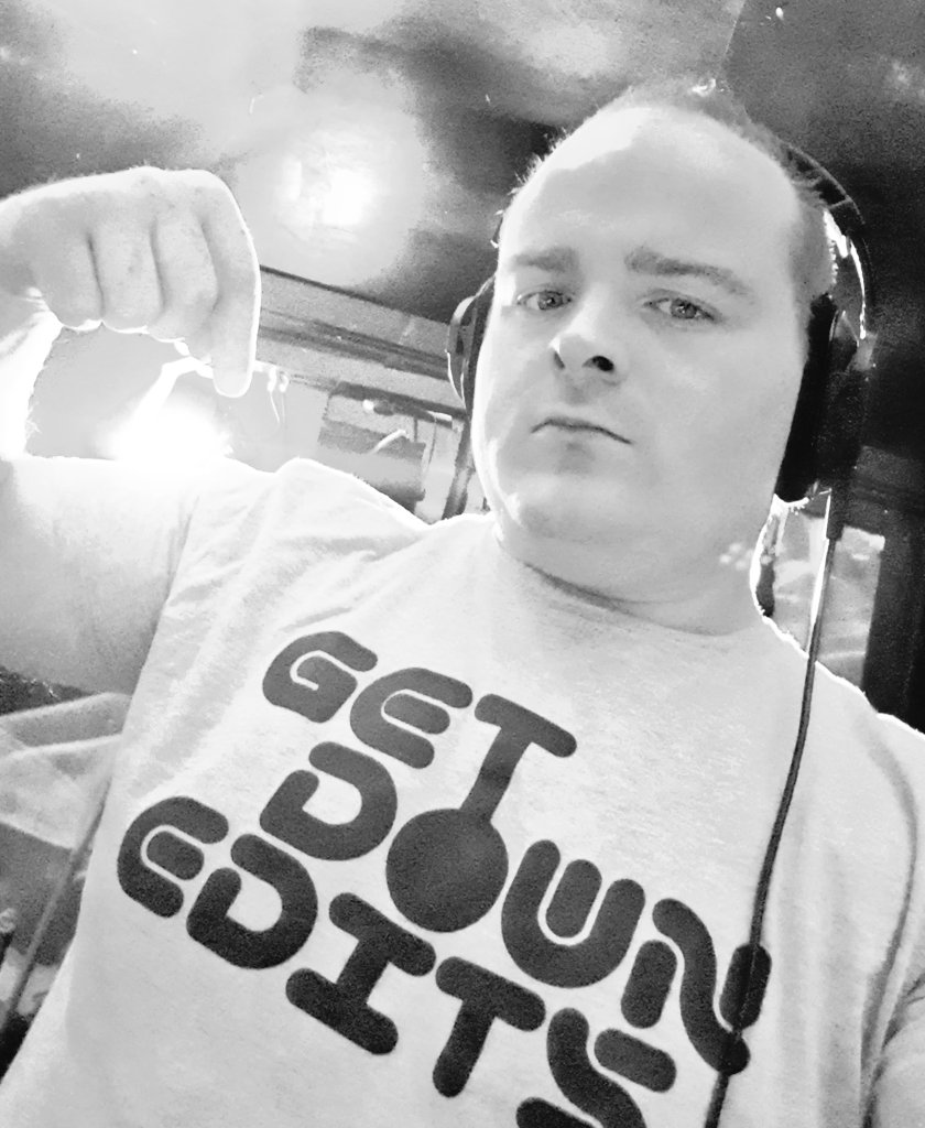 PodgeODonnell's tweet photo. Representing tonight!  @getdownedits @TheLaneClub @500lbsoffunk https://t.co/bxpfUIzufz