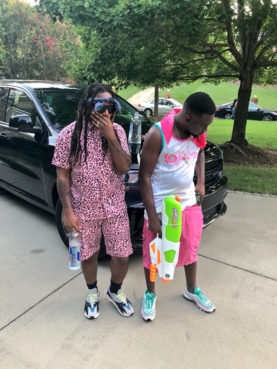 YungBizzle704's tweet photo. #SoIllegal ๐ซ๐ https://t.co/0Vik9O4qxL