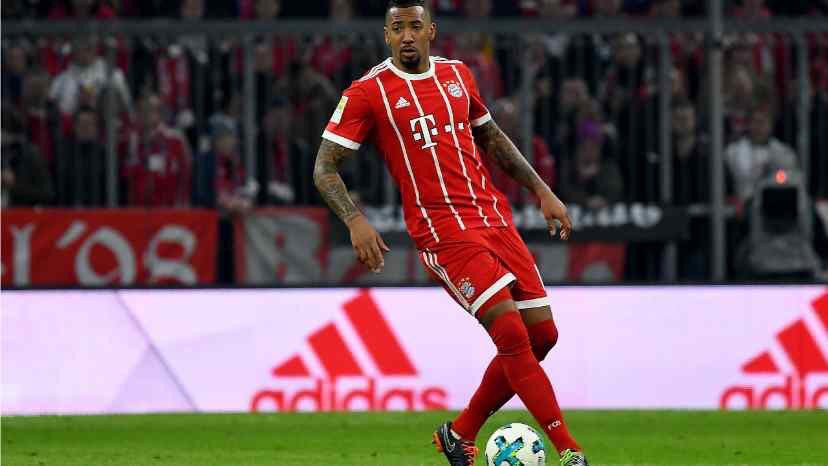 Mercado_Ingles's tweet photo. Manchester United negocia el pase del defensa Alemán, jugador del Bayern Munich, Jerome Boateng. https://t.co/ZUcIwBlqzz