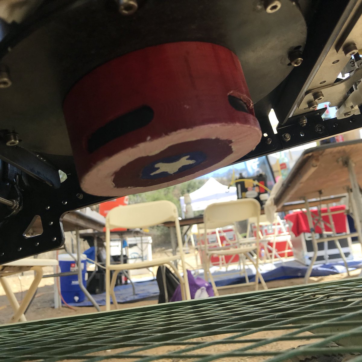 RdiDevIne's tweet photo. Captain America DVL window over TRDI explorer DVL on university of singapore Bumblebee AUV.   They are also utilizing blueview imaging sonar #Robosub https://t.co/JFaWgEMD4A