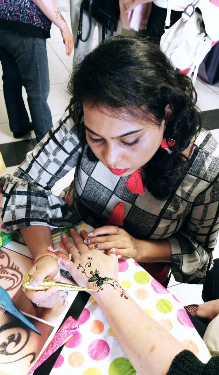 Folklorama's tweet photo. Henna time before showtime at @PunjabMB ! #myfolklorama #folklorama49 https://t.co/495bE4QQCp